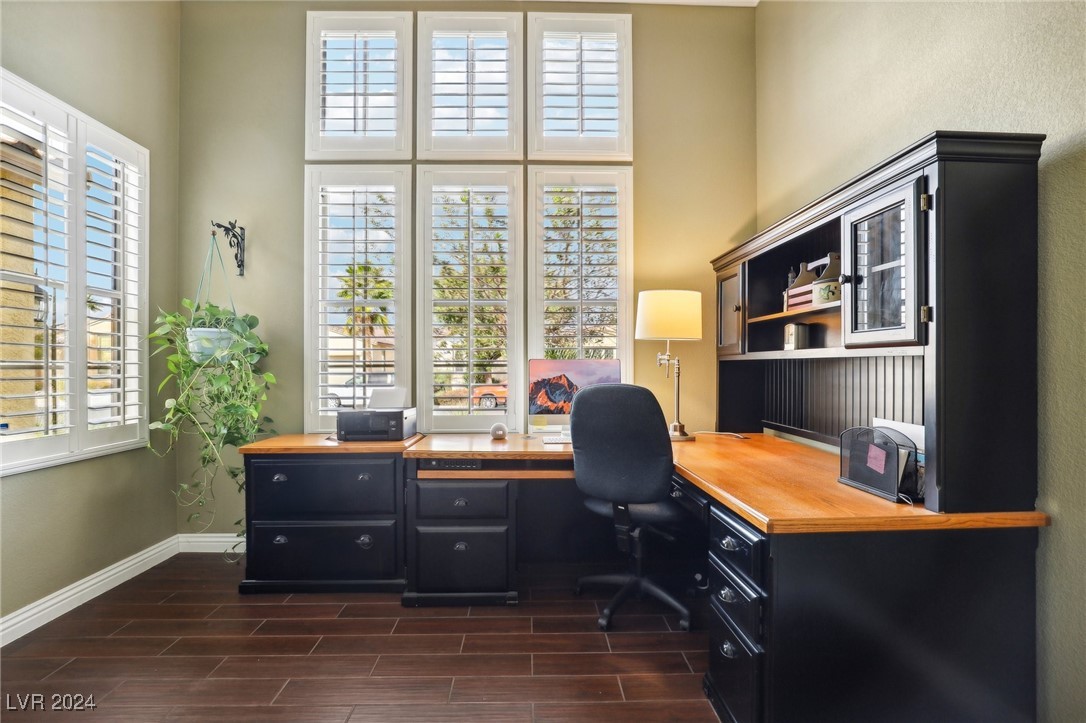 4337 Oasis Valley Avenue