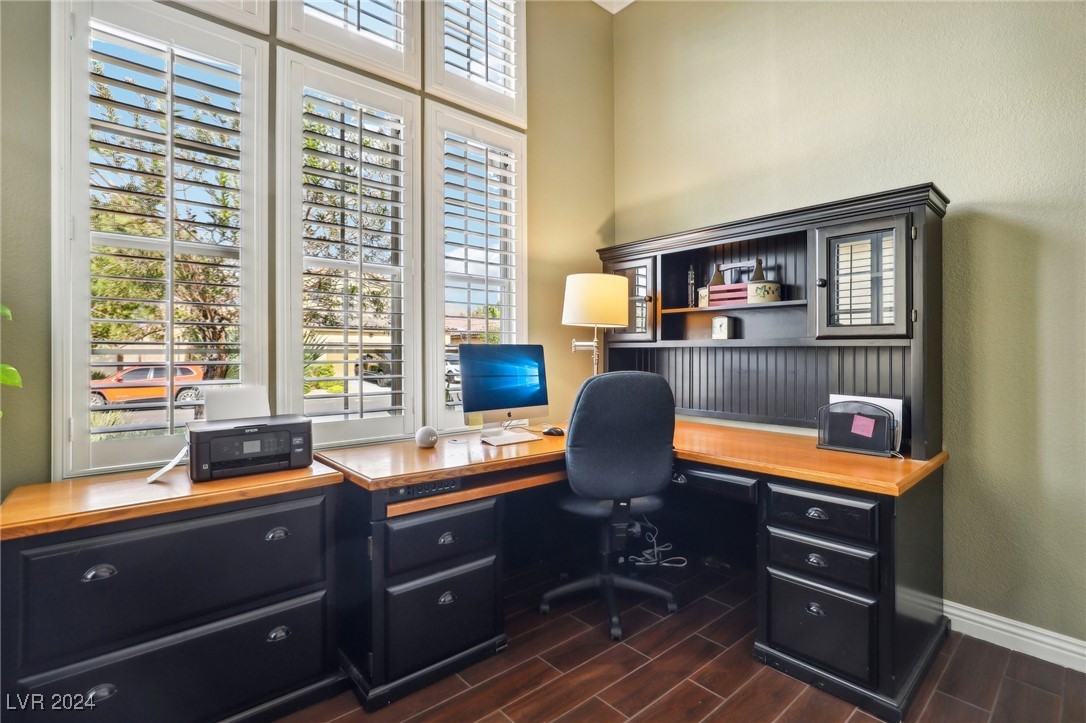 4337 Oasis Valley Avenue