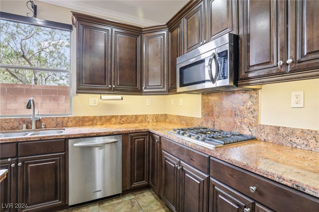 4337 Oasis Valley Avenue