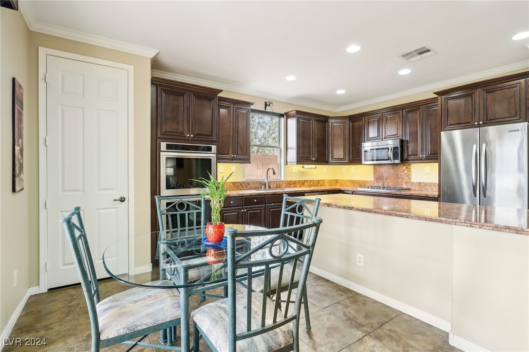 4337 Oasis Valley Avenue