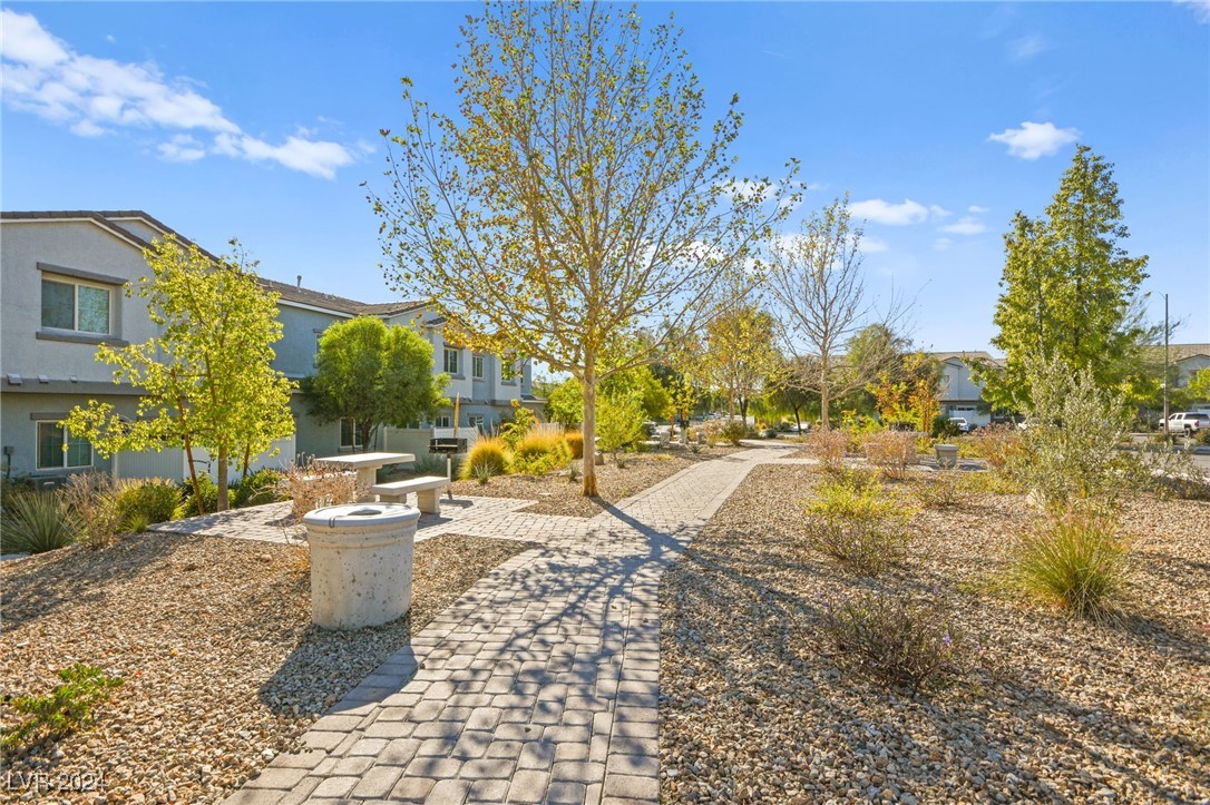 4465 Violet Flowers Street 1017