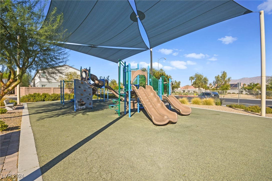 4465 Violet Flowers Street 1017