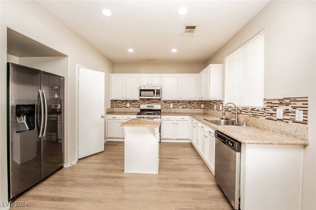 6633 Maple Mesa Street