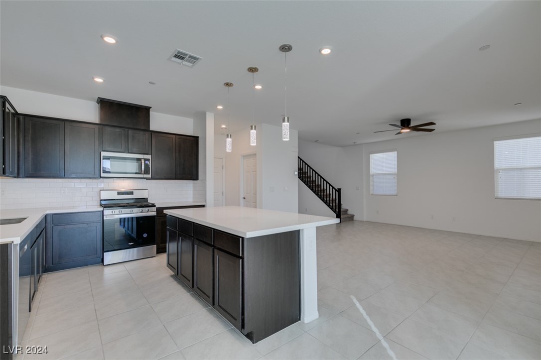 6858 Sweet Bay Street