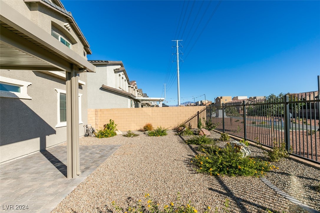 6858 Sweet Bay Street