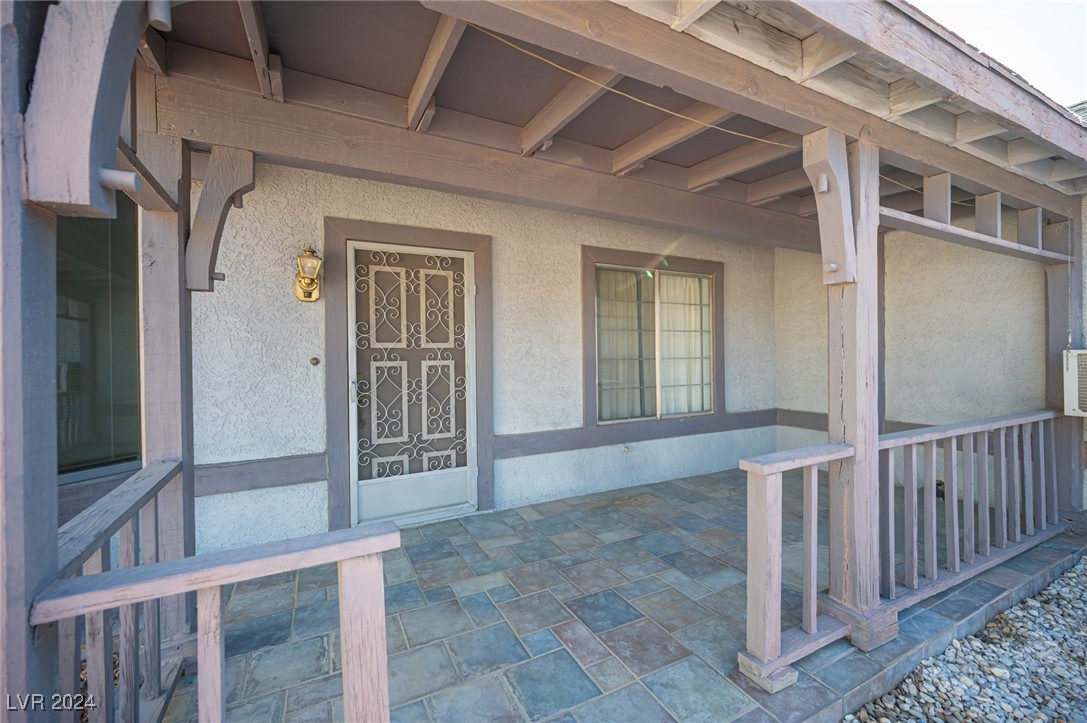 1542 Elaine Drive