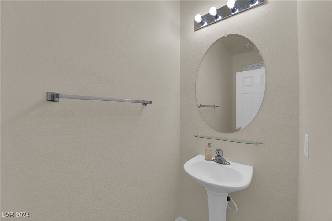 10524 La Campana Street