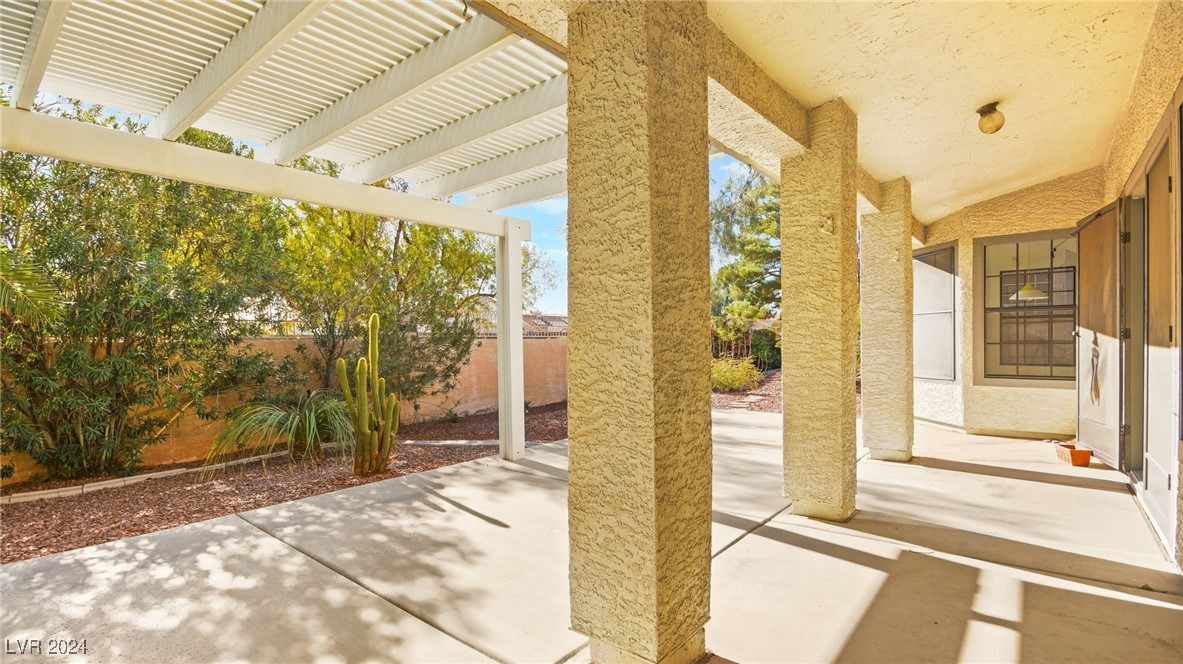 5613 Lost Tree Circle