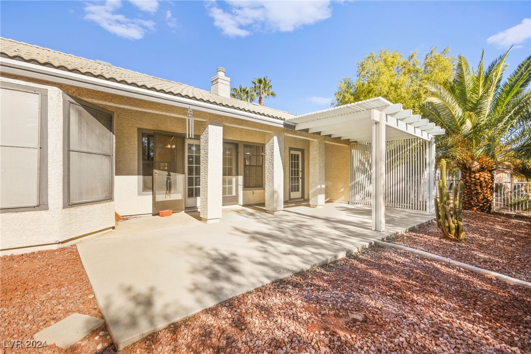 5613 Lost Tree Circle