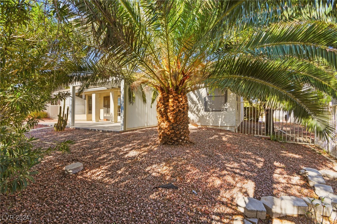 5613 Lost Tree Circle