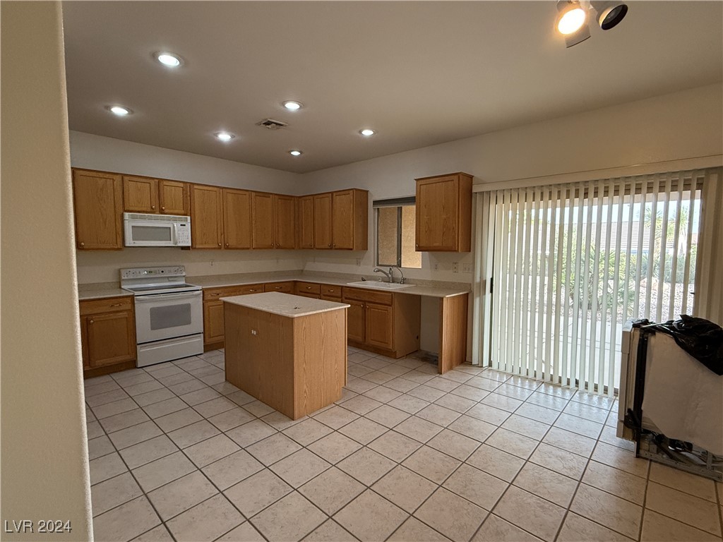 2136 Desert Woods Drive