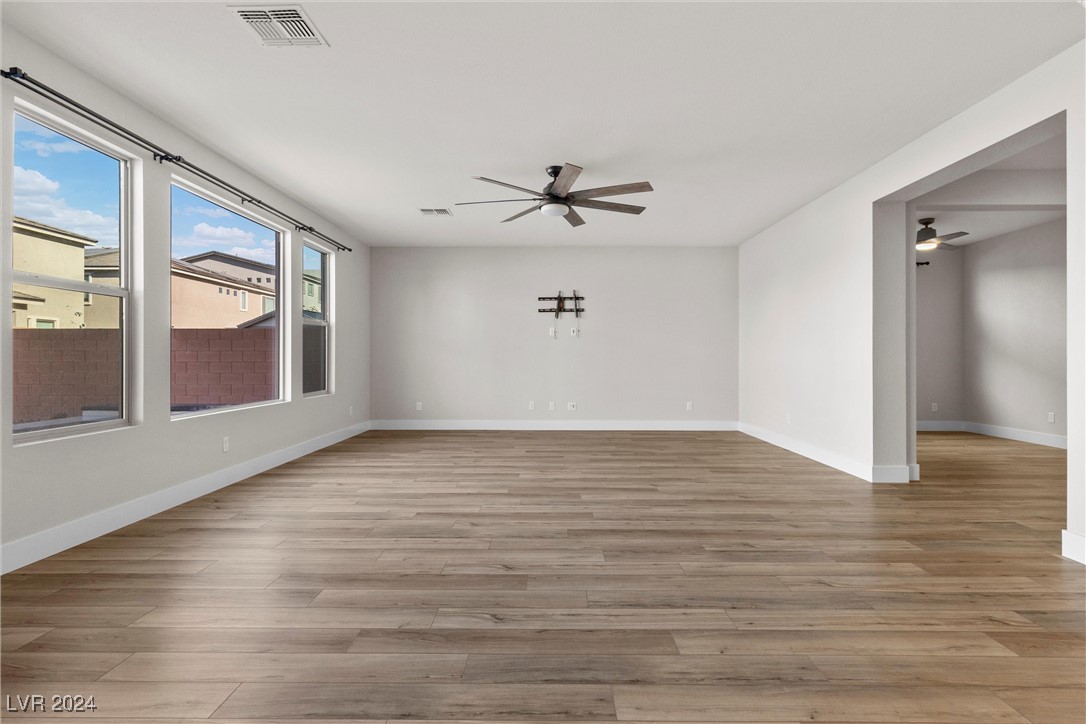 5430 Hillside Trek Avenue