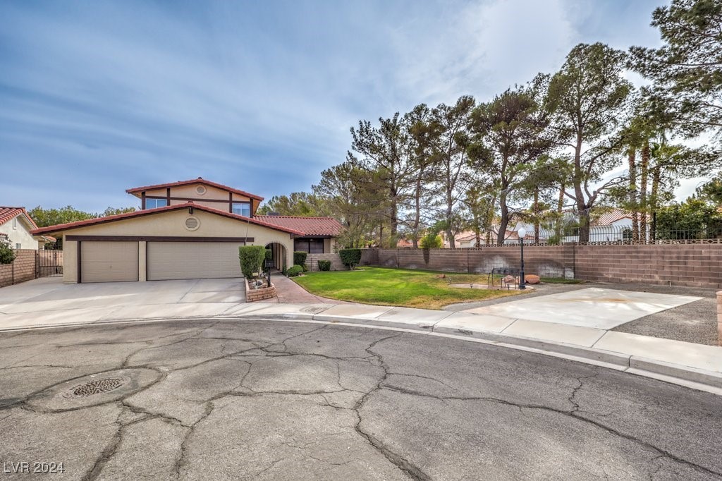 1609 Trineo Court
