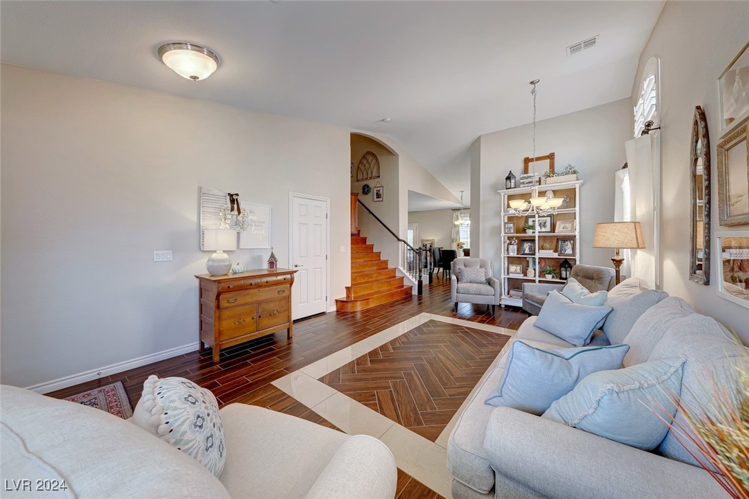 2737 Auchmull Street