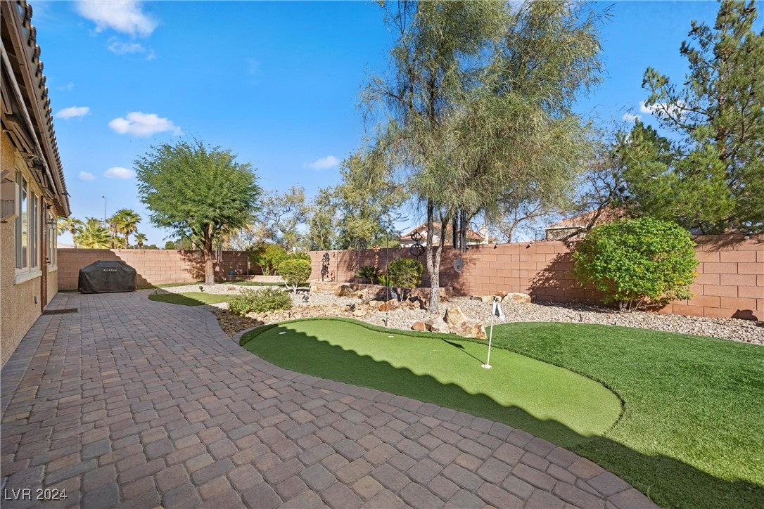 3324 Tranquil Garden Street