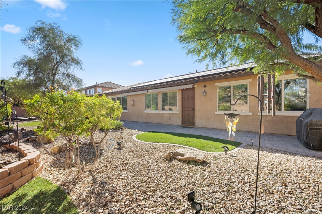 3324 Tranquil Garden Street