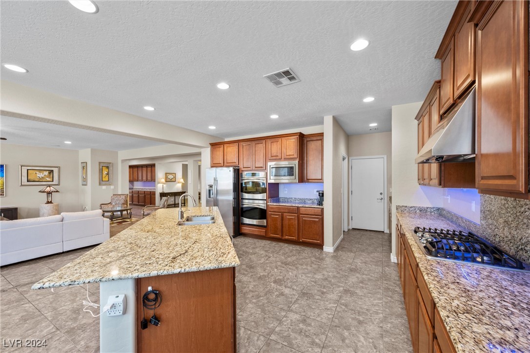 3324 Tranquil Garden Street