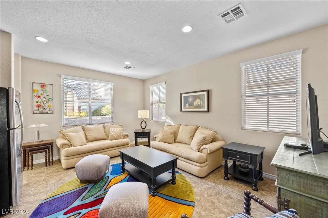 3324 Tranquil Garden Street