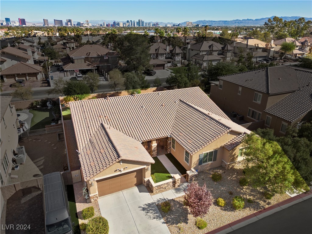 3324 Tranquil Garden Street