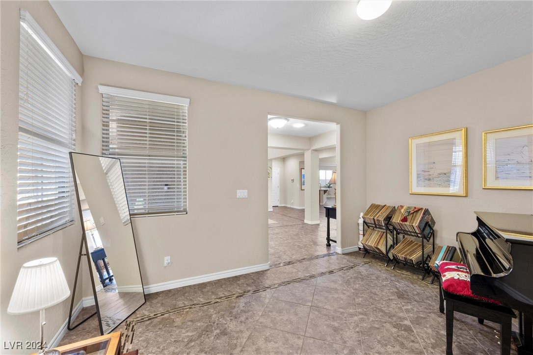 3324 Tranquil Garden Street