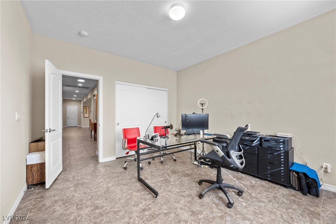 3324 Tranquil Garden Street