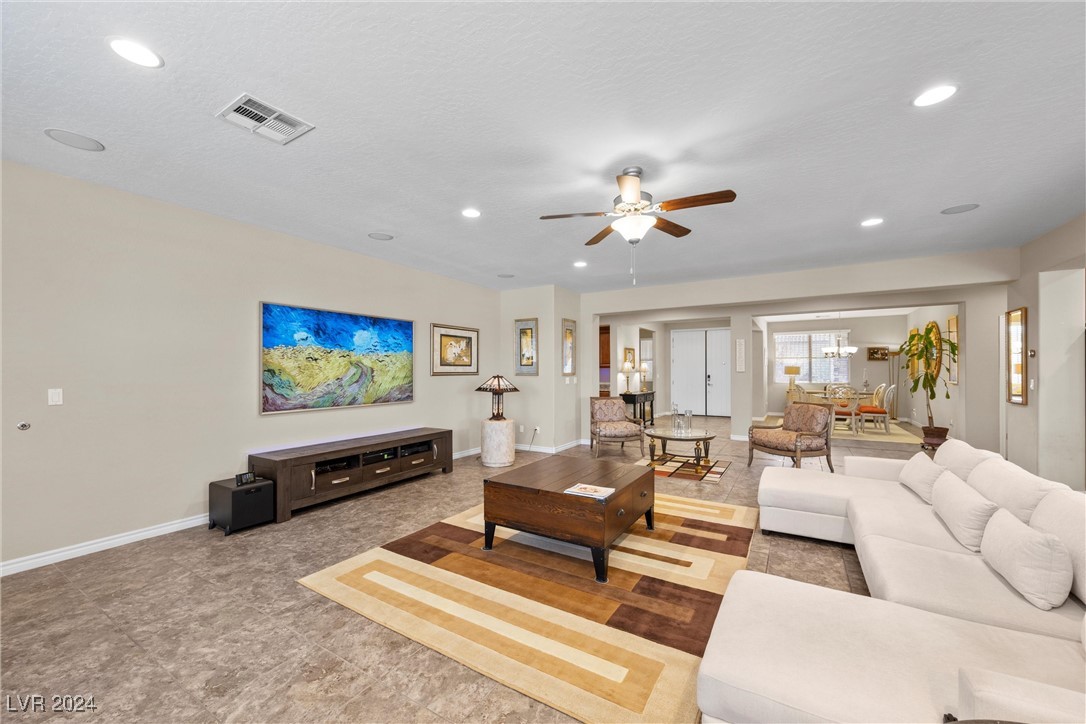 3324 Tranquil Garden Street