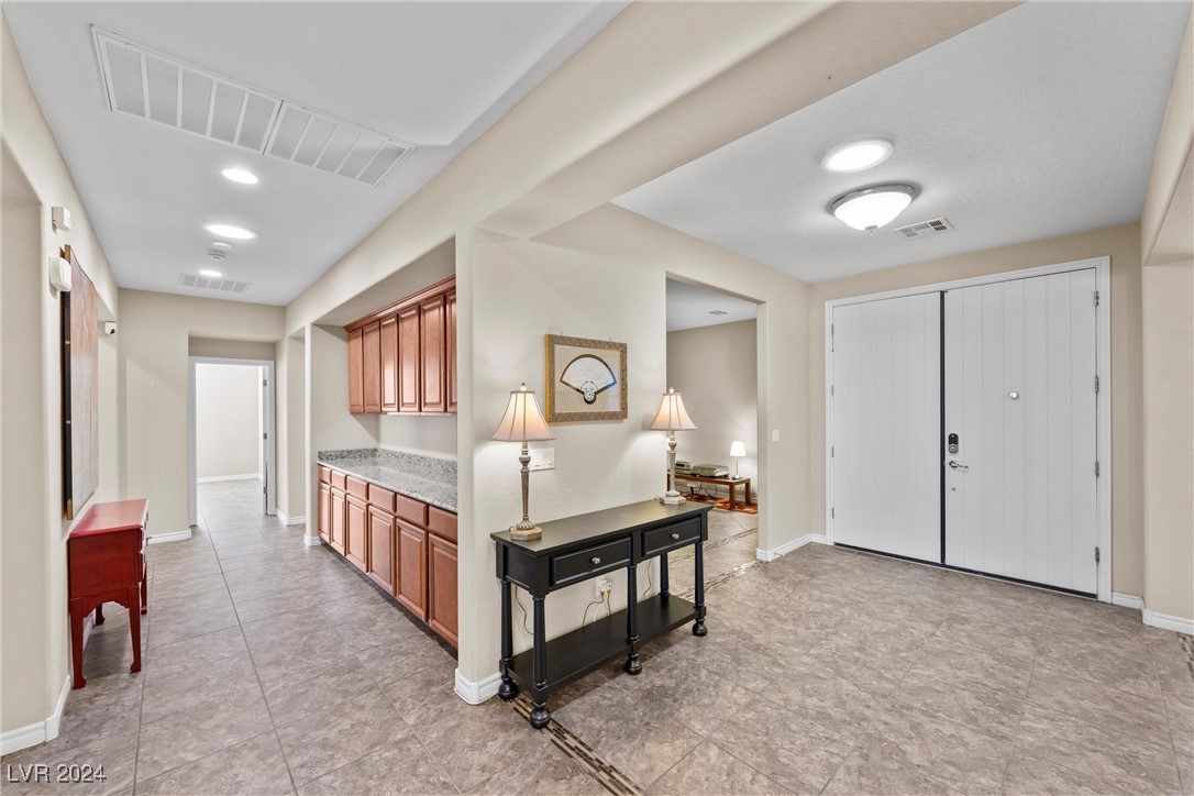3324 Tranquil Garden Street