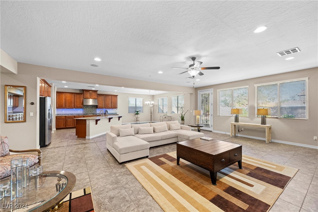 3324 Tranquil Garden Street