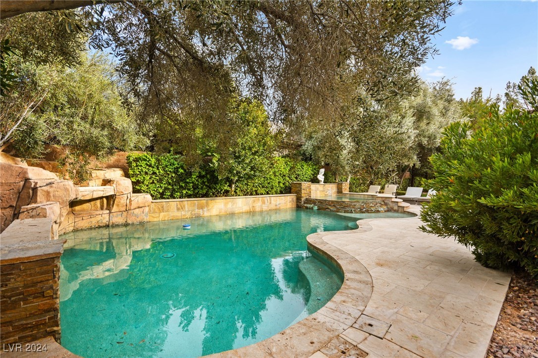 22 Vintage Ridge Drive