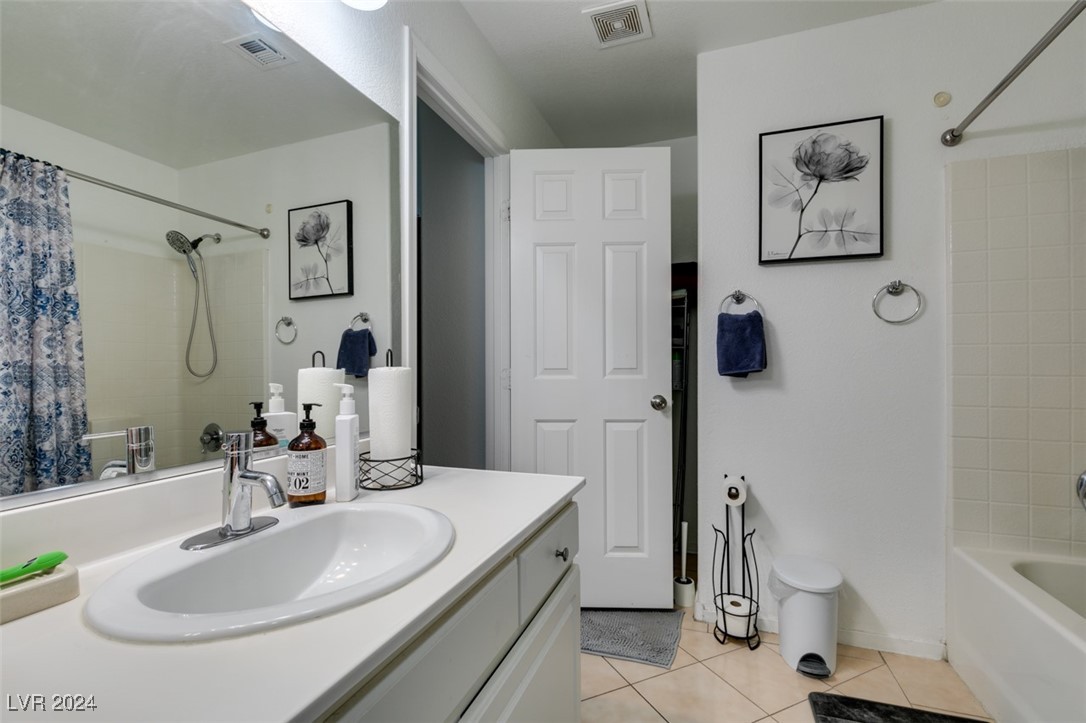 6203 Shadow Oak Drive