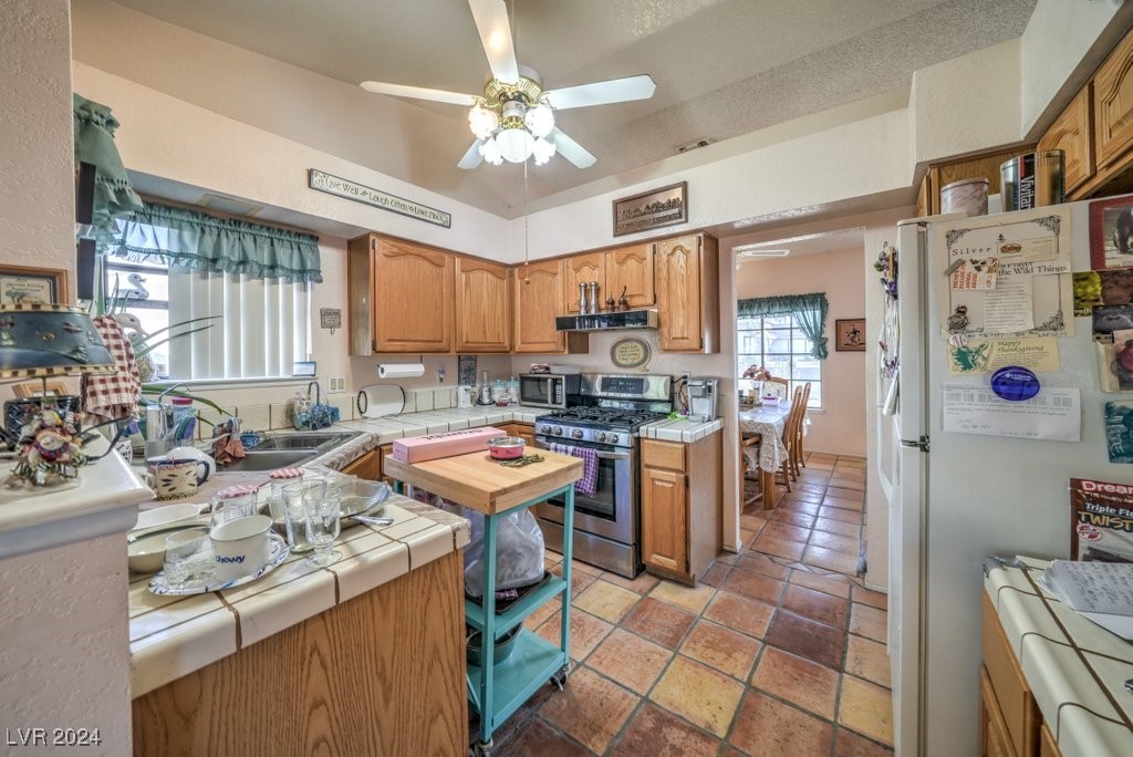 2854 Mahogany Grove Avenue