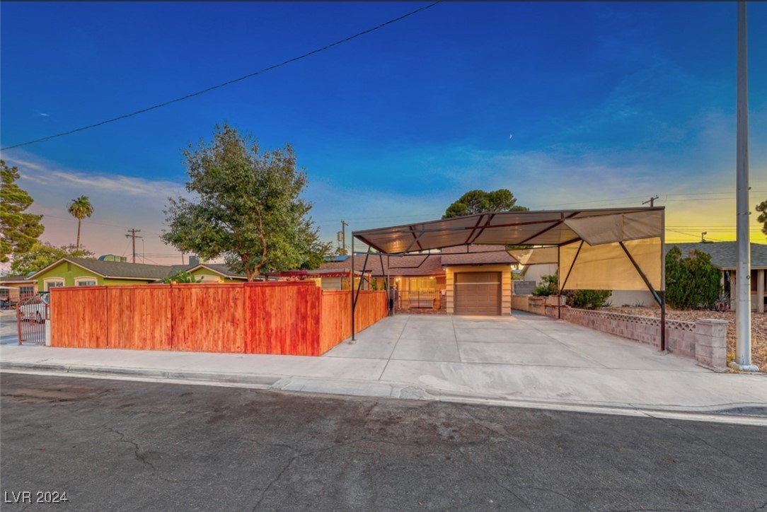 5813 Glen Eagles Lane