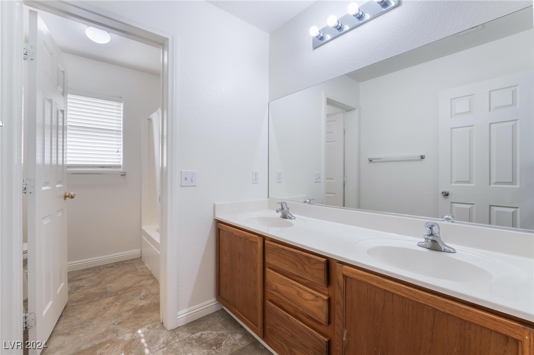 5244 Coral Hills Street