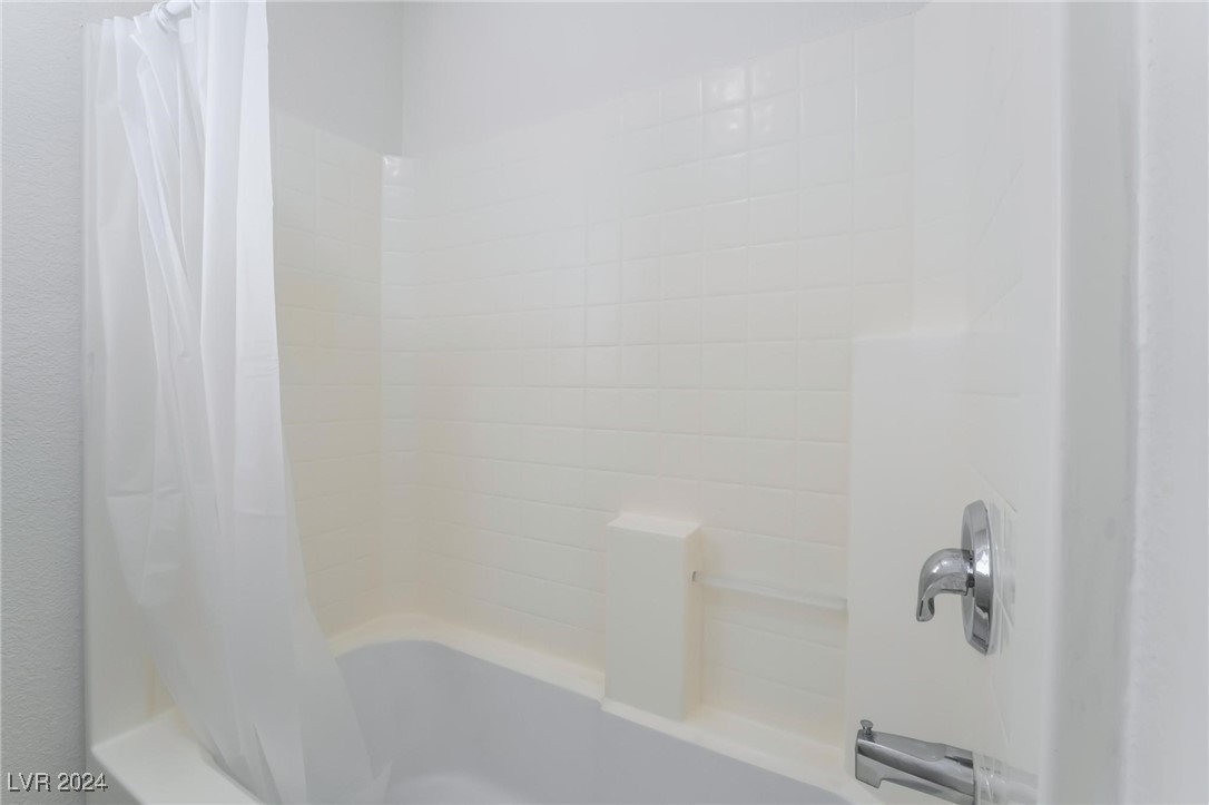 5244 Coral Hills Street