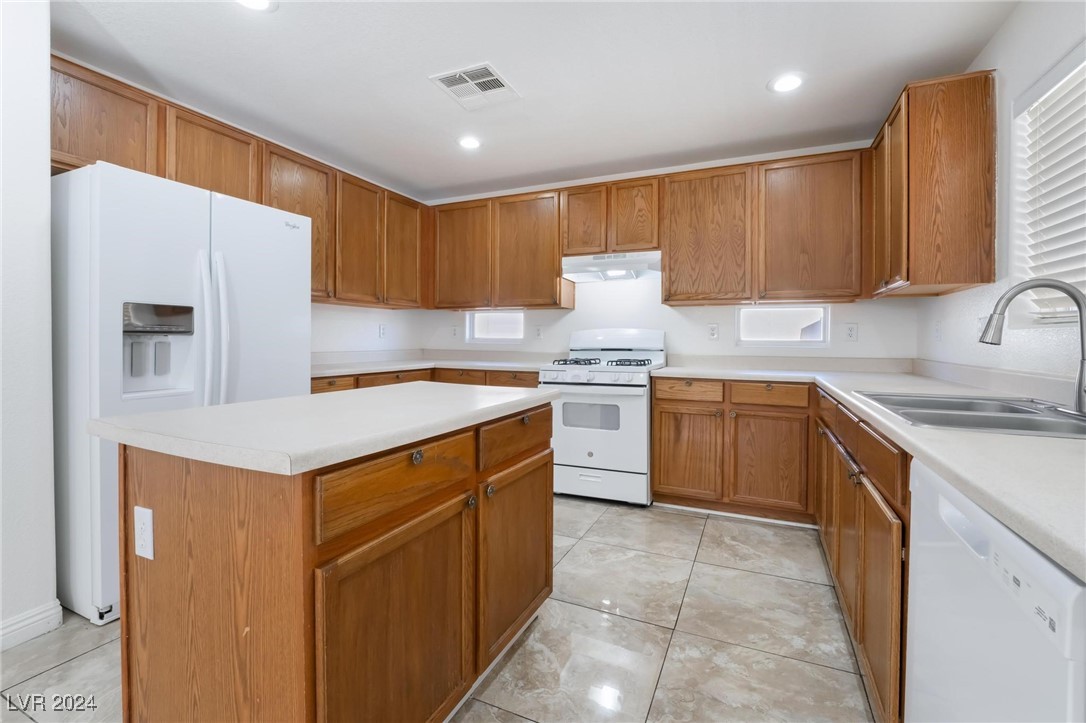 5244 Coral Hills Street