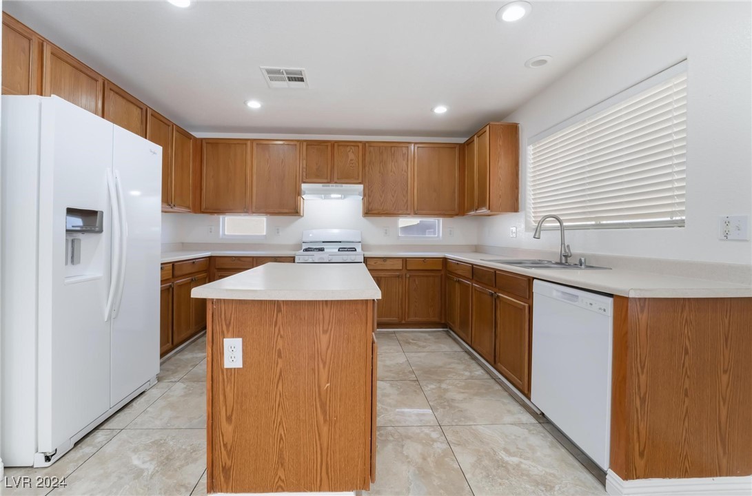 5244 Coral Hills Street