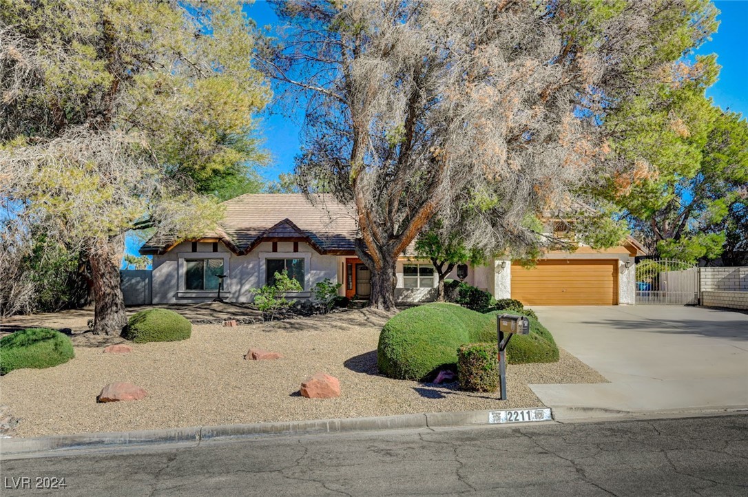 2211 Lucerne Circle