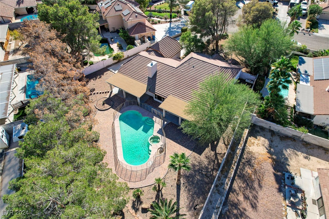 2211 Lucerne Circle