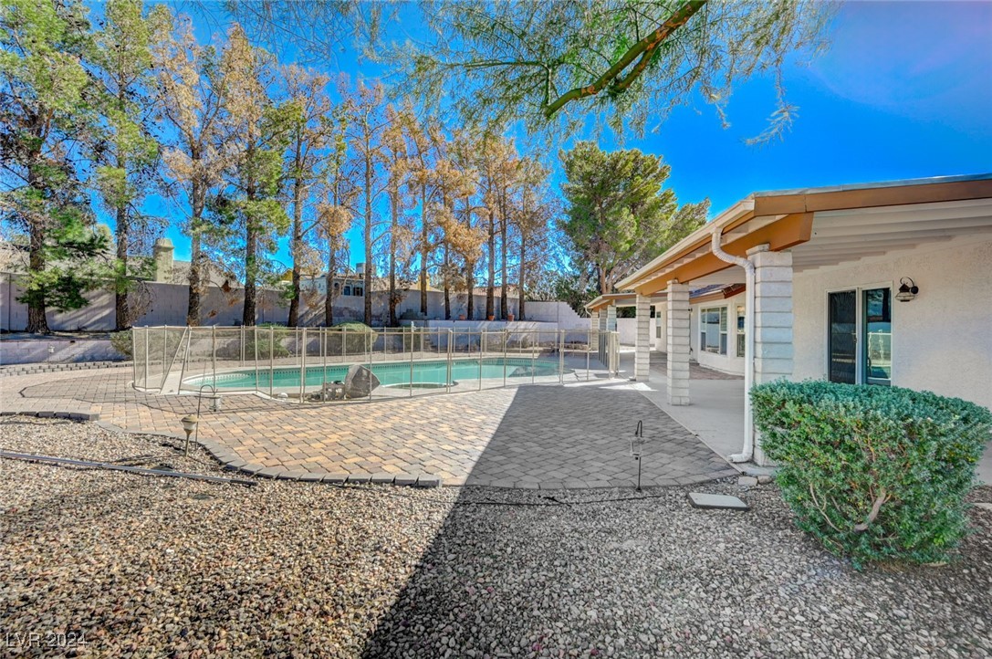 2211 Lucerne Circle