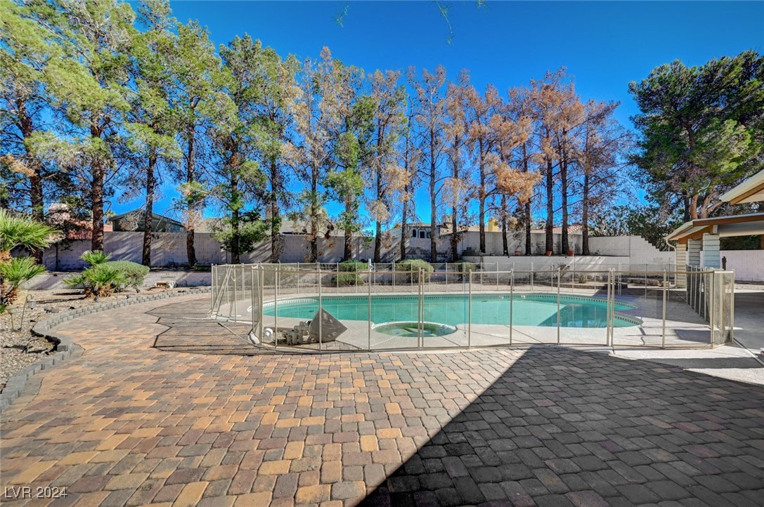 2211 Lucerne Circle