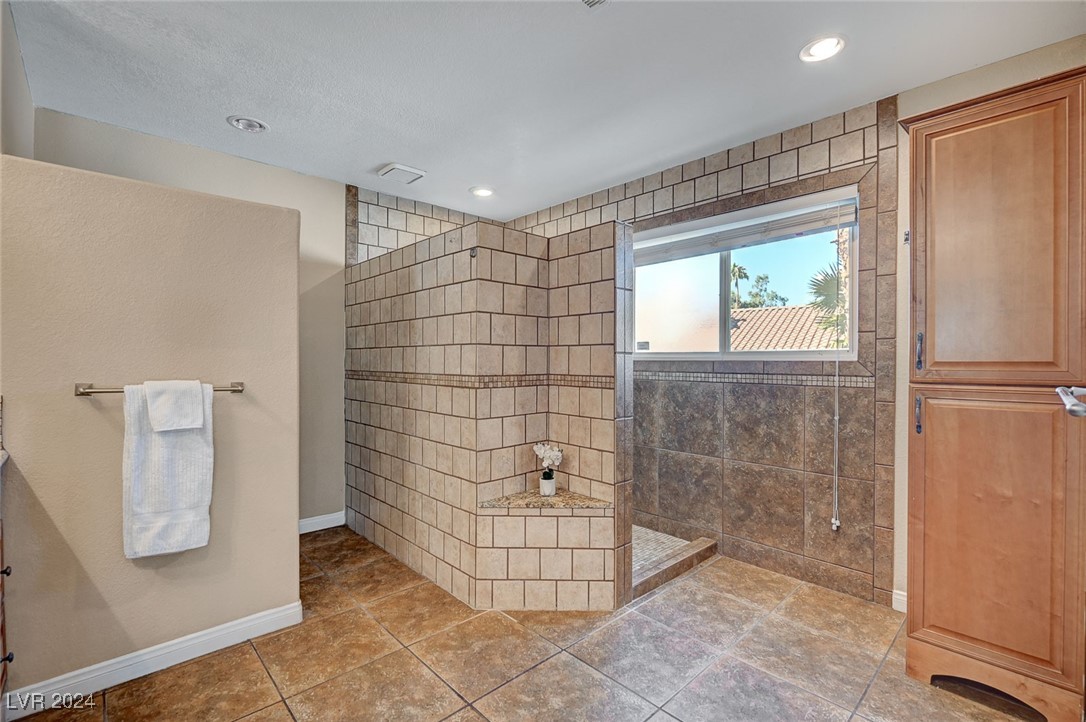 2211 Lucerne Circle