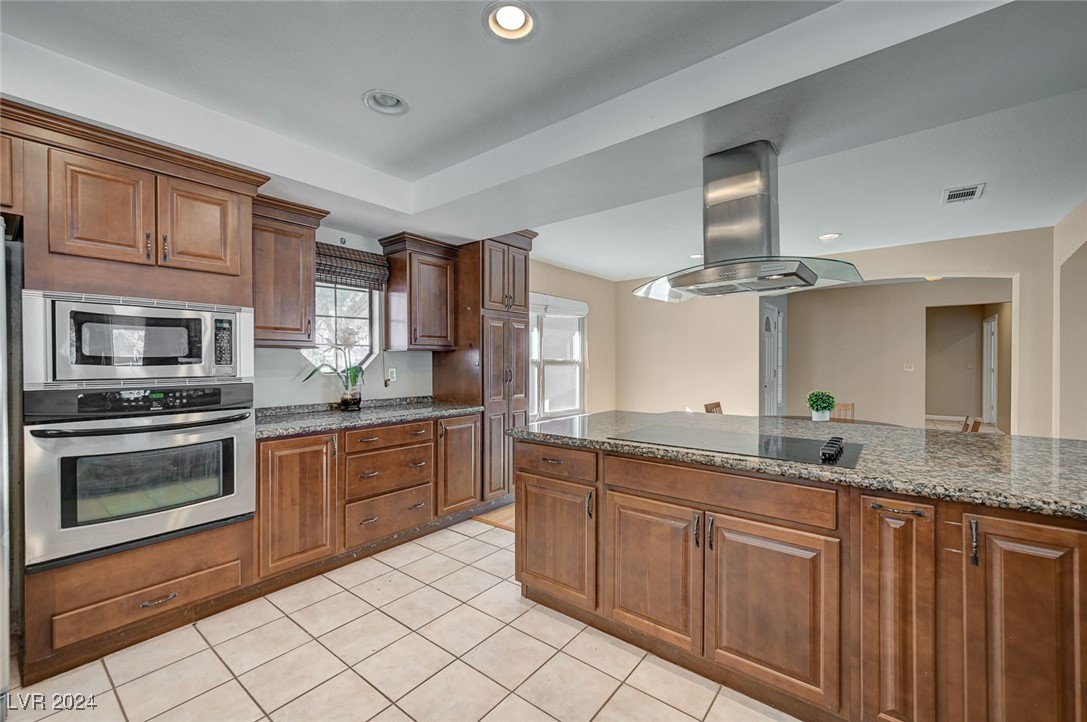 2211 Lucerne Circle