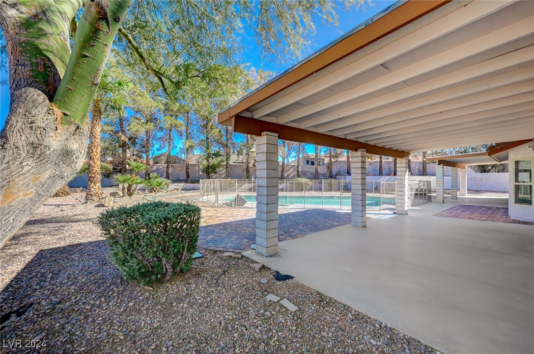 2211 Lucerne Circle