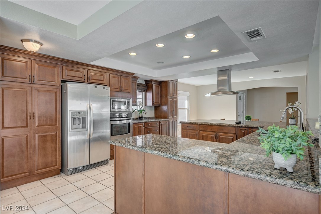2211 Lucerne Circle