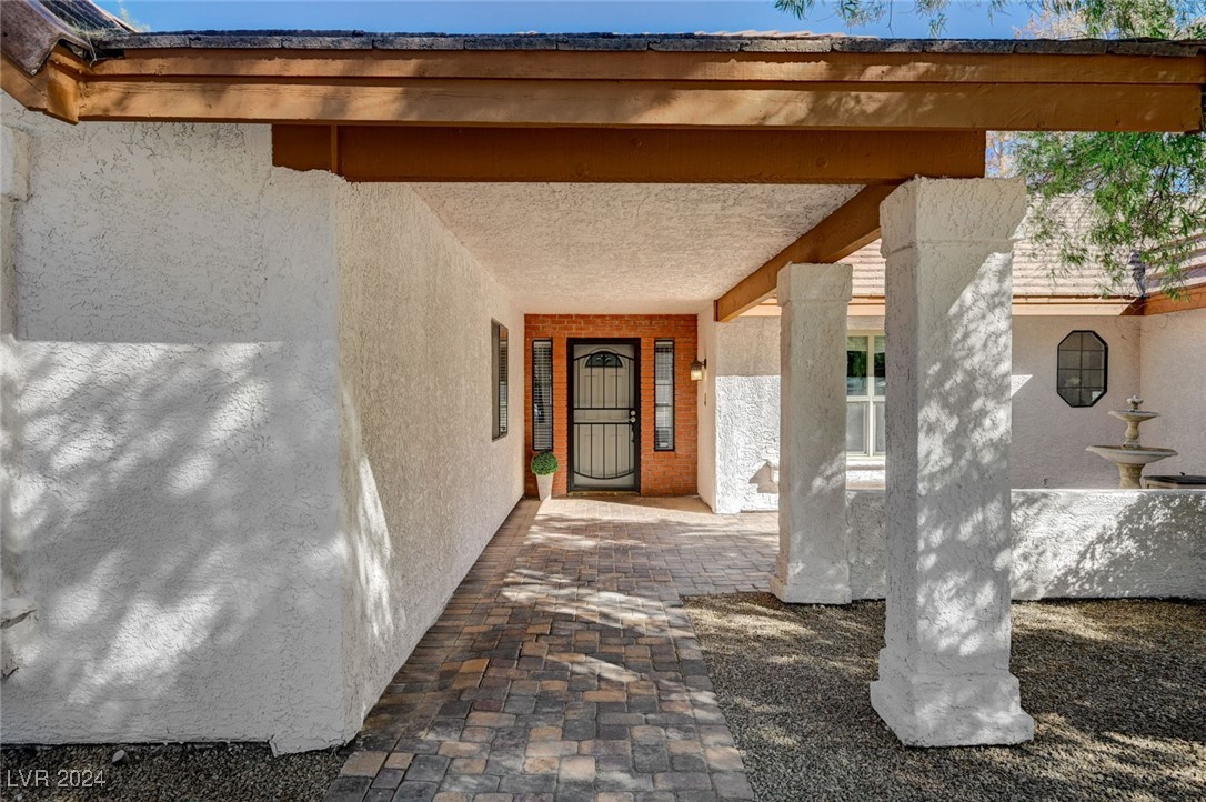 2211 Lucerne Circle