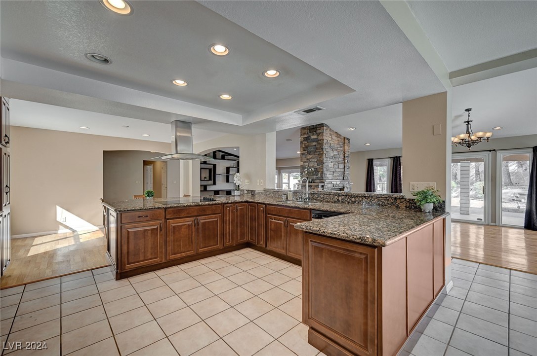 2211 Lucerne Circle