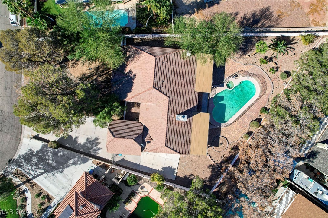 2211 Lucerne Circle