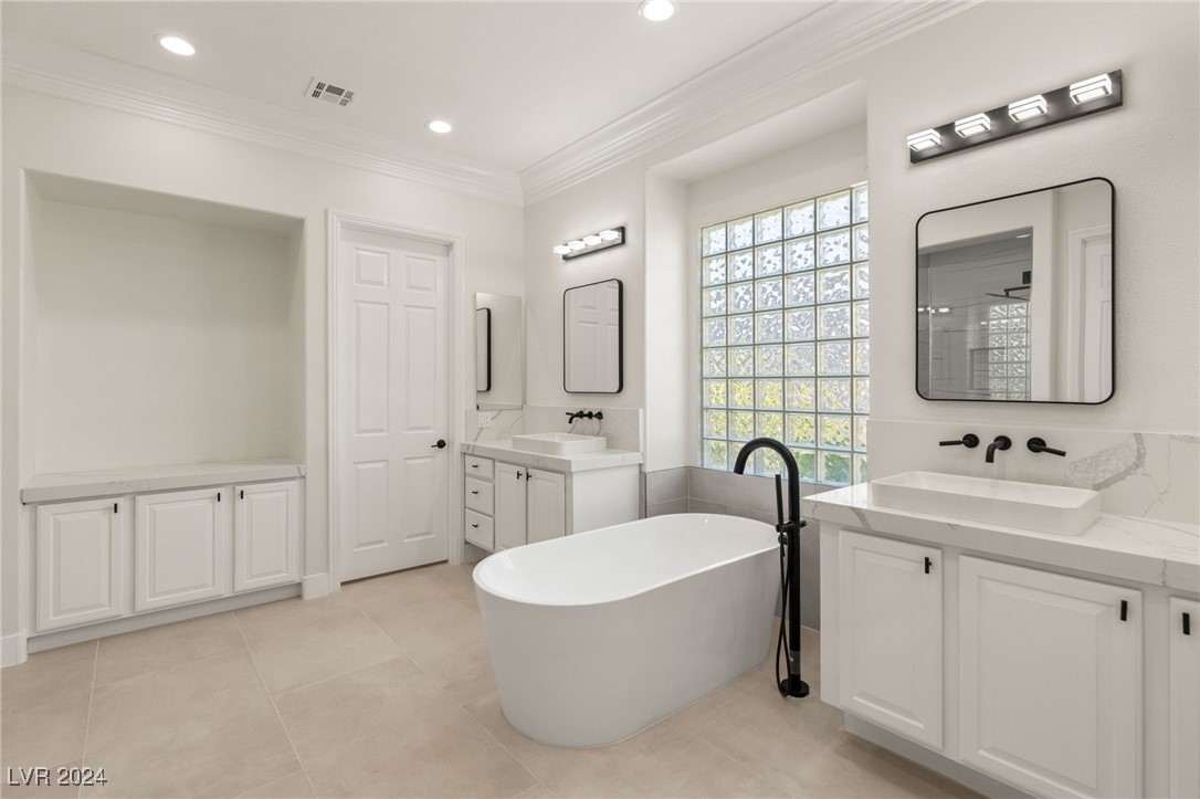 4194 Agosta Luna Place