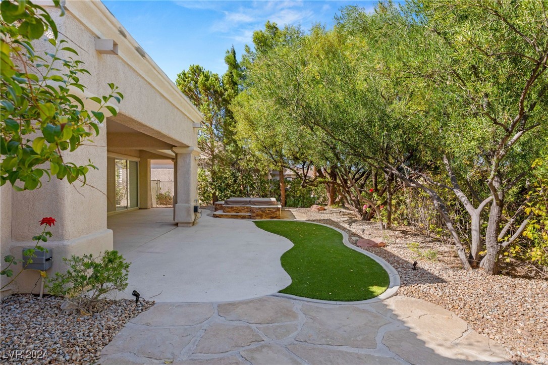 4194 Agosta Luna Place