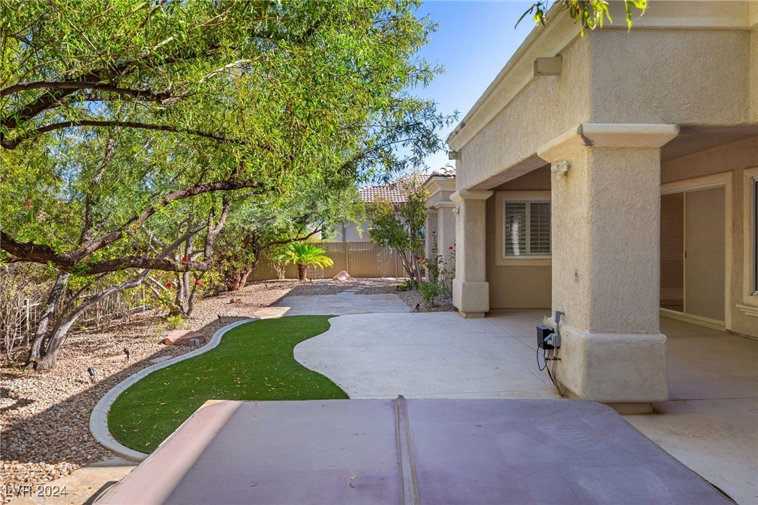 4194 Agosta Luna Place